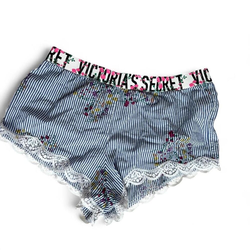 2 Victoria’s Secret multi-print boyshorts in size XS
